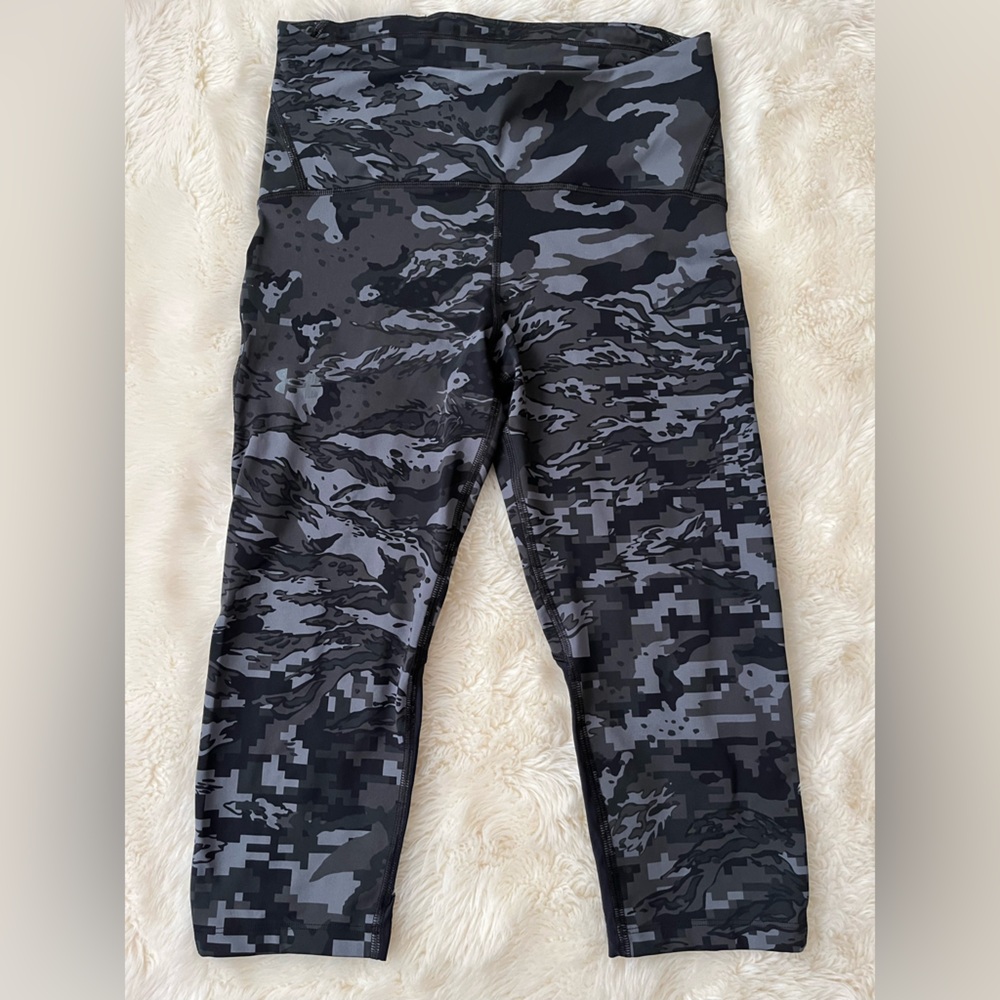 Under Armour Heatgear Compression Capri Gym Pants!